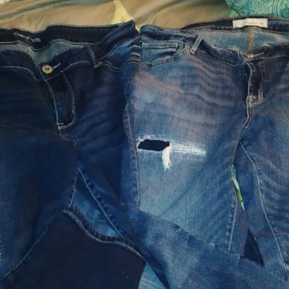 Maurices Jeans 2 pairs